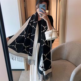 Woman Luxury Scarf G Luxury Wrap Fashion Lady Muffler Winter Warm Wool Neckerchief Blending Bandelet Brand Shawl Dual Purpose Classics