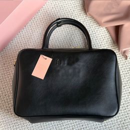 Genuine Leather Solid Color Briefcase Tote Bowling Shoulder Bag Letter Hot Stamping Hardware Zipper Sealing Double Leather Handle High-quality Large Handbag