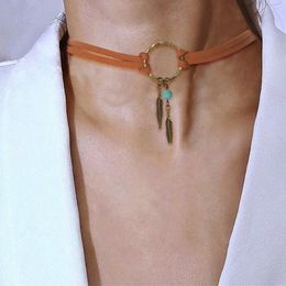 women Vintage choker necklace Antique bronze leaf pendant Leather geometric round collarbone chain