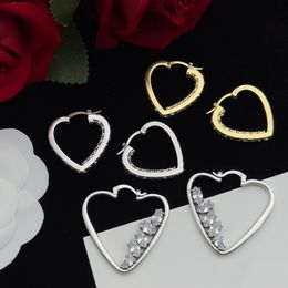 Tasarımcı Studs Kadın Kalp Tipi Hassas Kristal Küpe Yemyolu Altın Gümüş Küpe Dangly Lüks Takı Kadın Moda Partisi Kulak Sapı Kutu 2310314D