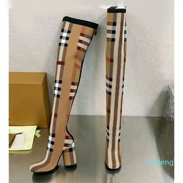 Designer -Botas Mulheres botas altas Inverno Moda Joelho Botas Dedo Do Pé Redondo Xadrez Casual Estilo Étnico Casaco Sapatos