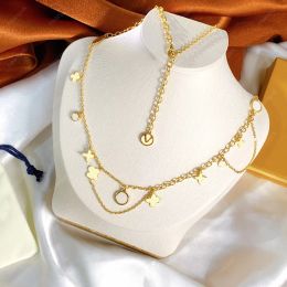 Bracciale di design da donna Collana in oro Gioielli di design di lusso Pendenti con lettere di fiori Braccialetti adorabili di moda Catene da donna di marca bijoux