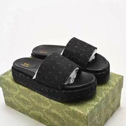 2024New platform sandal Slipper luxury Designer fashion Casual Slide travel beach canvas womens shoe Mule loafer sandale pool outdoors mens summer Sliders With box