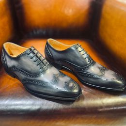 Classic men's patterned leather Oxford shoes with a leather leather sole hand painted pure handdress compatible