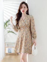 Casual Dresses 2023 Women Autumn Fashion Bohemian Gold Floral Print Dress High Waist V Neck Short-sleeve Holiday Party Mini Retro