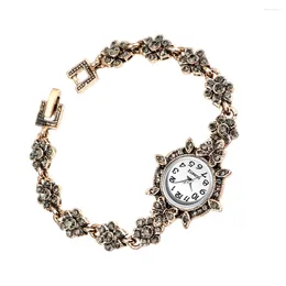 Armbanduhren Uhr Dame Quarz Strass Trim Armband Diamant Kette Vintage Dekor Handgelenk Business Retro