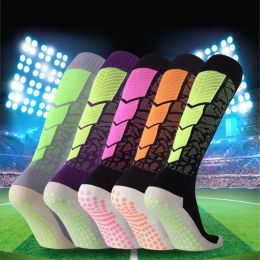 プロのサッカースポーツソックスメンズノンシルプデザインバスケットボールランニングベアラブルニーハイフットボールスポーツ靴