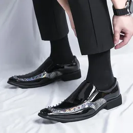 Dress Shoes Britain Fashion Men Pointed Black Gold Rivet Charm Casual Penny Loafers Formal Wedding Footwear Zapatos Hombre