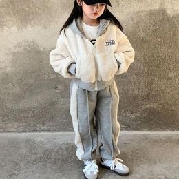 Clothing Sets Girls' Thickened Lamb Hair Sports Set 2023 Autumn/Winter Children's Warm Hooded Coat Pants Two Piece 4-67