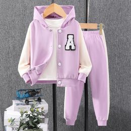 Clothing Sets BeQeuewll Girls Autumn 2PCS Pants For FallLong Sleeve Letter Patch Hooded Coat Contrast Color 2 8 Years 231031