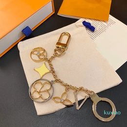 Luxury Designer Keychain Letter Pendant Gold Key Buckle Detachable Keychains For Mens Womens Fashion Hoop Keys With Box