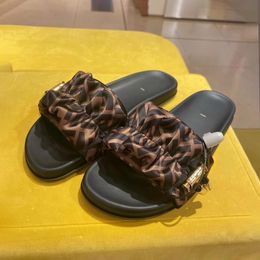 4 cores sentir tecido de seda sandália gladiador mule praia designer chinelo verão moda slide sapatos casuais mulheres plana sandale viagem sliders mocassim tamanho 35-46 com caixa