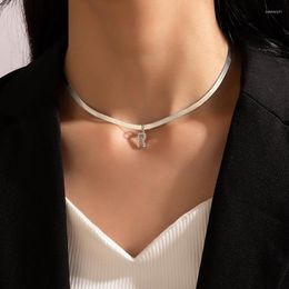 Pendant Necklaces 2022 LETTER R Diamond Set Single Layer Necklace With Geometric Hollow-out Simple Clavicle Chain