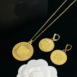 Luxurious Women Brass Necklaces Earring Set Medusa Portrait Banshee 18K Gold Plated New Designed Designer Jewelry