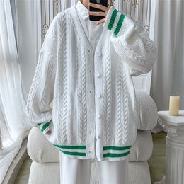 Mens Sweaters Black White Cardigan Sweater Men Warm Fashion Casual Knit Sweater Coat Men Korean Loose Winter Long Sleeve Sweater Mens Jumper 220901
