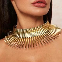 Choker Women Necklace Gold Metal Big Exaggerated Torque Geometry Shape Decoration Luxury For Cocktail Party