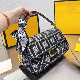 Shopping Bags Crossbody Women Designer Handbag Classic Letter Pattern Shoulder Womens Fashion Cross Body Handbags with Silk Scarf