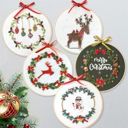 Christmas Decorations Christmas Embroidery DIY Starter Kit with Xmas Themed Pattern Embroidery Hoop Cotton Linen Cloth Thread Needlework Sewing Craft 220901