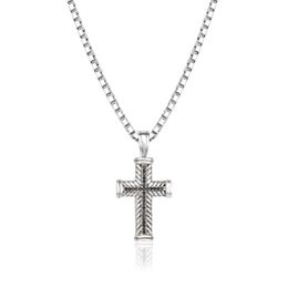 -Halskette 925 silberne Herrenschmuck schwarz Diamant Chevron Design Schmuck Männer Anhänger Kreuz Halsketten