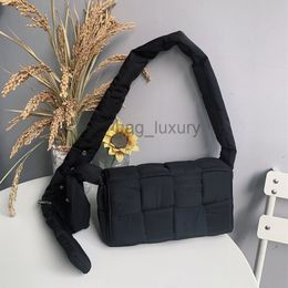 Omuz Çantaları Çanta Örgü Omuz Naylon Yastıklı Çanta Dikiş Dokuma Messenger Tasarımcı Kadınlar Crossbody Pamuk Çanta