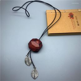 Pendant Necklaces Charming Vintage Wood Necklace Statement & Pendants For Women Rope Chain Resin