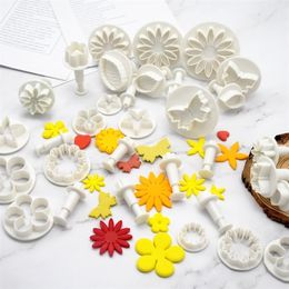 Cake Tools 33pcs Bakeware Sets Baking Mould Pastry Shop Plunger Fondant Cutter Cake Tools Cookie Mould Biscuit Mould DIY Craft 3D 220901