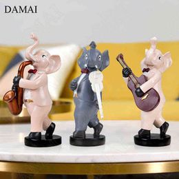 Decorative Figurines Creativity Resin Little Elephant Band Figurine European Modern Office Bookcase Statue Ornaments Living Room Decoration Sculpture