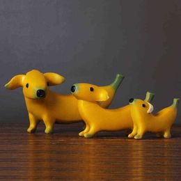 Decorative Figurines Nordic Resin Statue Banana Dog Sculpture Creative Animal Cute Dog Gift Children's Room Ornaments Countertop Art Banana Dog Decor