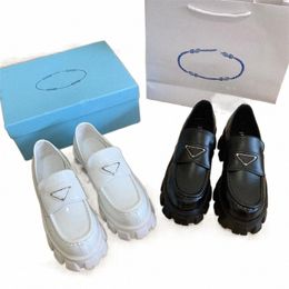 2022 Boots fashion Womens Dress Shoes Leather Designer Platform Flat Bottom Winter Ladies High Heels Sneakers Sports Shoe