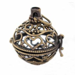 Pendant Necklaces Vintage Round Wish Prayer Box Hollow Filigree Locket Cage Essential Oil Diffuser Antique Bronze Brushed Brass 32x25mm