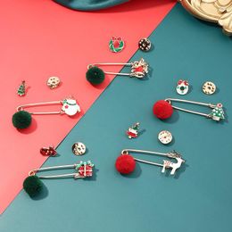 Brooches 2pcs/set And Pins Wreath Tree Reindeer Snowman Bell Gloves Christmas Lights Enamel Badges Cartoon Jewelry Gifts