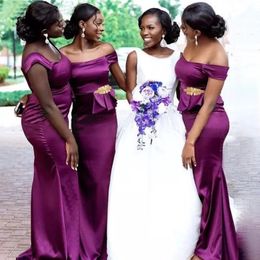 2022 Purple Satin Bridesmaid Dresses Peplum Lace Applique Straps Off the Shoulder Ruched Pleats Floor Length Maid of Honour Gown Vestidos