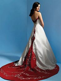 Vintage Red and White Gothic Wedding Dress Beaded Embroidery Lace-up Corset Western Country Two Tone Bridal Gown Plus Size