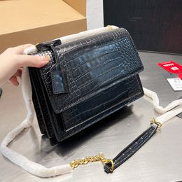 Women's Leather Shoulder Bag Chain, Flap Crossbody Purse with Metal Letters, Magnetic Snap, Interior Pocket and Key Ring