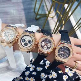 Luxury Mens Mechanical Watch Es Roya1 0ak Panda Eye Womens Fashion Decorative Trendy Essential Swiss Brand Wristwatch