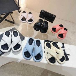 Designer Luxury Fluffy Slipper Lady Summer New Style Cross Bread Slippers Flat Comfort Outdoor Letter Printing Womens Leisure Sandal Fashion With original box