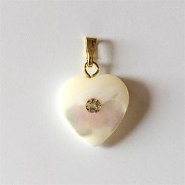 Pendant Necklaces FUWO Natural Mother Of Pearl White Shell Pendants With Cubic Zirconia Charm Heart Shape For Jewellery Making PD593