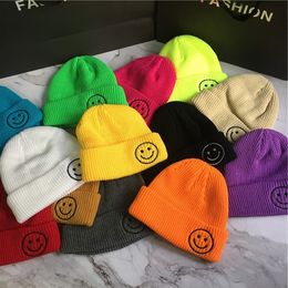 2022 Yeni Moda Örgü Şapkaları Kadın Bonnet Erkekler Beanie Yeni Şeker Renkleri Gülümseme Yüz Sıcak şapkaları Beanies Hip Hop Kapakları Gorras Hombre