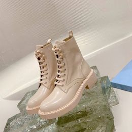 Stiefel Knöchelkampfstiefel aus Leder mit Plateausohle, Keilabsatz, Schnürung, runder Zehenbereich, Blockabsatz, flache Stiefeletten, klobiger Luxus-Designer für Damen, Fabrikschuhwerk, Größe 35–40