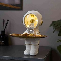 Decorative Figurines Astronaut Model Sculpture Modern Art Storage Tray Home Decoration Accessories For Living Room One Piece Resin Statue Desk Decor