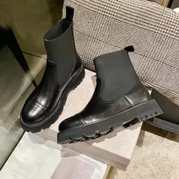 Tasarımcı Kadın Botlar Orijinal Deri Kalın Dip Martin Boot Platform Orta Topuk Sonbahar ve Kış Ayakkabıları Boyut 35-41 Kutu