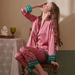 Womens Sleepwear Spring Style Long Sleeved Women Pajamas Set Ice Silk Printed Fashion Pyjamas Robe Sets 220902