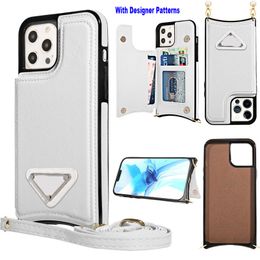 Case di portafoglio di lusso per iPhone 15 Case di portafoglio traverse CrossBody Designer Porta per cartoncino per borsetta in pelle PU con targhetta in metallo IP14Plus 13 12 11 XR XSMAX 8Plus Cover