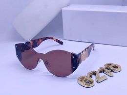 Mens Rectangle Sunglasses For Men and Women Summer style Anti-Ultraviolet Retro Square Plate Full Frame fashion Polarised Eyeglasses Random Box 6218