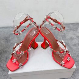 Designer Rhinestone High Sandals Sandals Luxury Metal Chain Fashion Summer Bee Bee Ankle 9,5 cm de altura 35-42