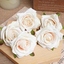 Faux Floral Greenery 5Pcs White Silk Artificial Rose Flower Heads Home Party Birthday Wedding Christmas Decor Diy Wreath Scrapbook Craft Fake Flowers J220906