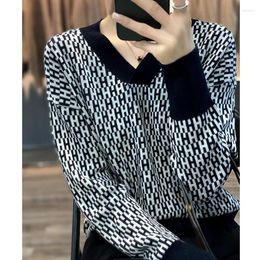 Women's Sweaters Autumn And Winter Pure Wool Female V-Neck Chic Pullover Loose All-Match Thin Fashion Letter Jacquard Elegant Cashmere