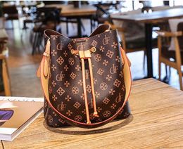 Wholesale Classic Drawstring Bucket Bag Real Leather Lady Crossbody Bag Mobile Wallet Fashion Retro Satchel Shoulder Bag Handbag