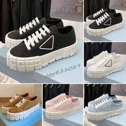 Designer Women Nylon Casual Shoes Gabardine Classic Canvas Sneakers Brand Wheel Lady Stylist Trainers Fashion Platform Solid Heighten Shoe z5