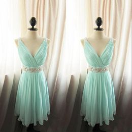 Mint Green Short Bridesmaid Dresses Spaghetti Straps Knee Length Beaded Crystals Chiffon Beach Wedding Guest Gowns Plus Size Custom Made